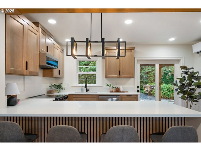 6321 Se TIBBETTS St, Portland, OR 97206