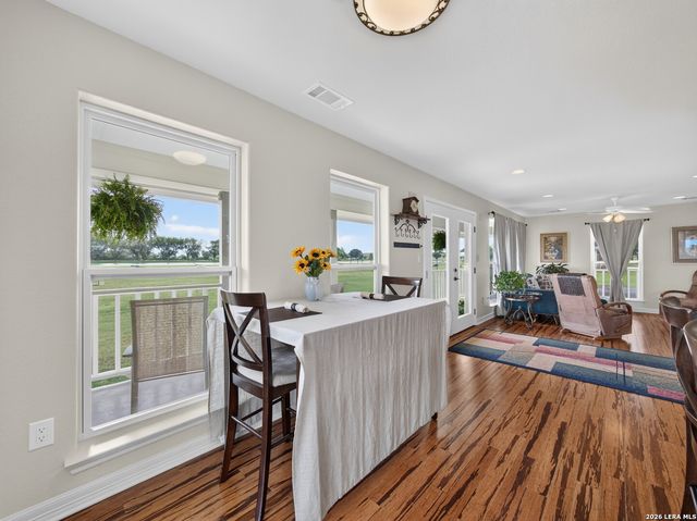 227 Ski Plex Dr, Seguin, TX 78155