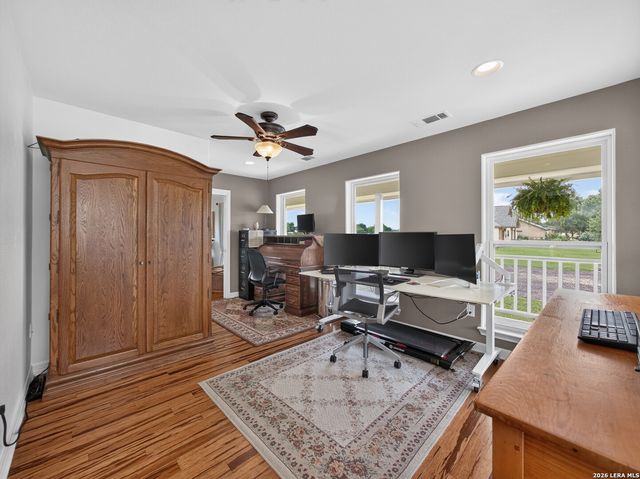 227 Ski Plex Dr, Seguin, TX 78155