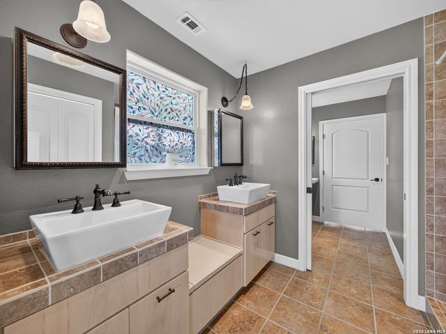 227 Ski Plex Dr, Seguin, TX 78155