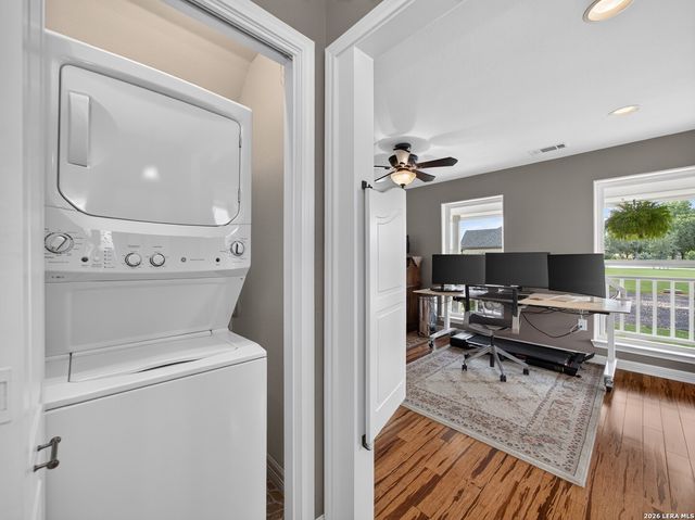 227 Ski Plex Dr, Seguin, TX 78155