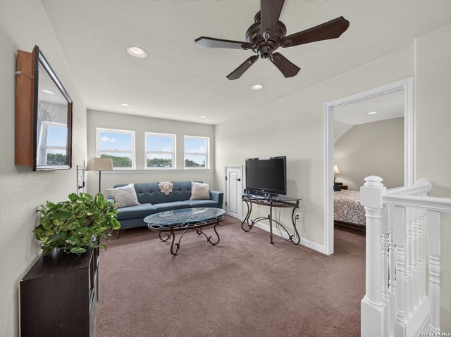 227 Ski Plex Dr, Seguin, TX 78155