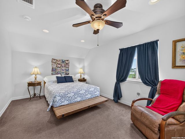 227 Ski Plex Dr, Seguin, TX 78155