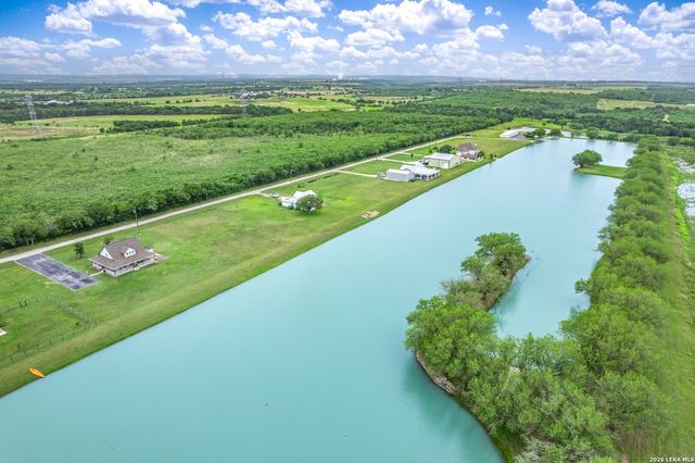 227 Ski Plex Dr, Seguin, TX 78155