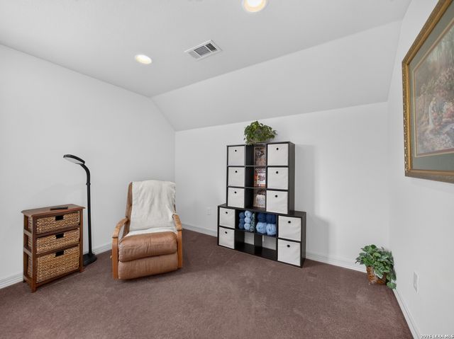 227 Ski Plex Dr, Seguin, TX 78155