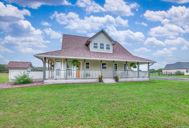 227 Ski Plex Dr, Seguin, TX 78155