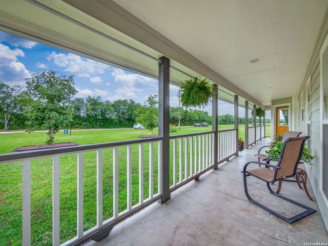 227 Ski Plex Dr, Seguin, TX 78155