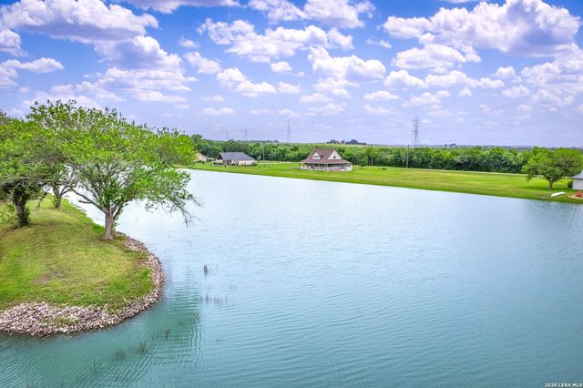 227 Ski Plex Dr, Seguin, TX 78155