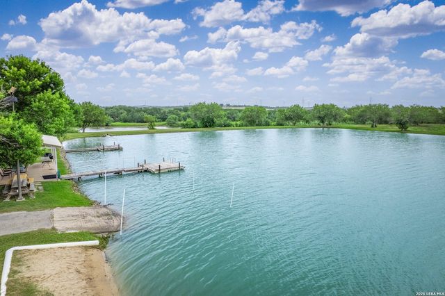 227 Ski Plex Dr, Seguin, TX 78155