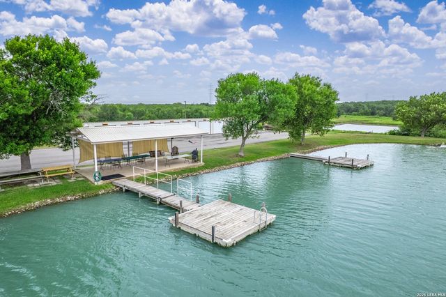 227 Ski Plex Dr, Seguin, TX 78155