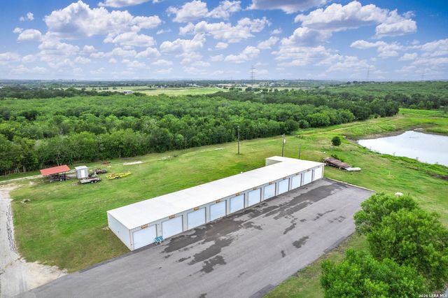 227 Ski Plex Dr, Seguin, TX 78155