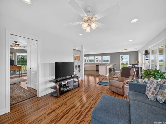 227 Ski Plex Dr, Seguin, TX 78155