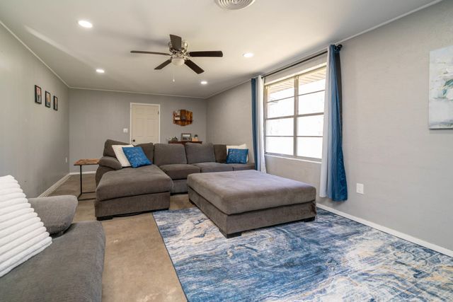 2318 Page Rd, Longview, TX 75601