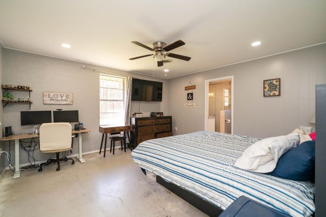 2318 Page Rd, Longview, TX 75601