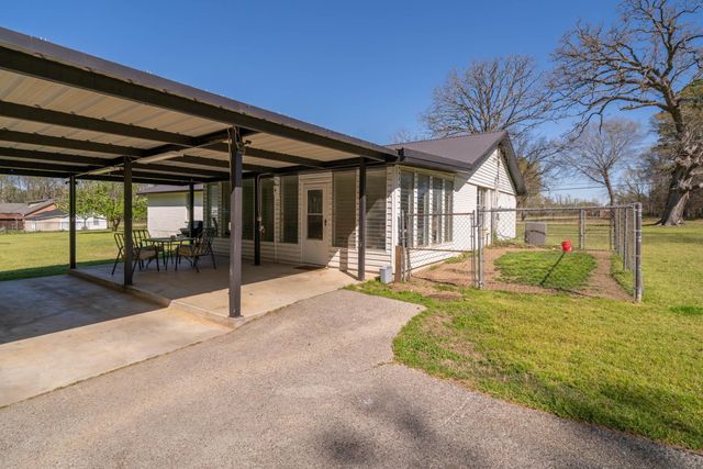 2318 Page Rd, Longview, TX 75601