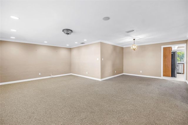 1820 TANGLEWOOD DRIVE NE, St Petersburg, FL 33702