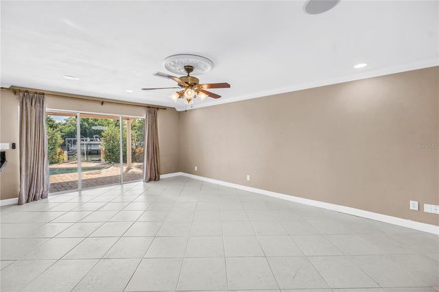 1820 TANGLEWOOD DRIVE NE, St Petersburg, FL 33702