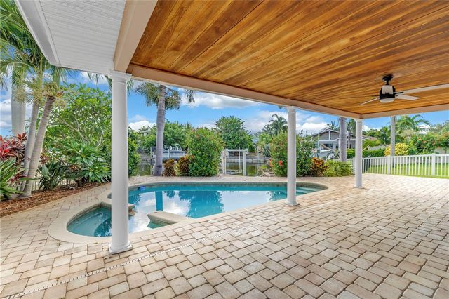 1820 TANGLEWOOD DRIVE NE, St Petersburg, FL 33702