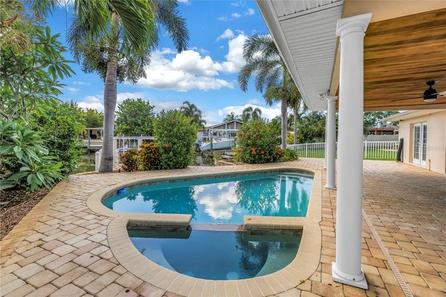 1820 TANGLEWOOD DRIVE NE, St Petersburg, FL 33702