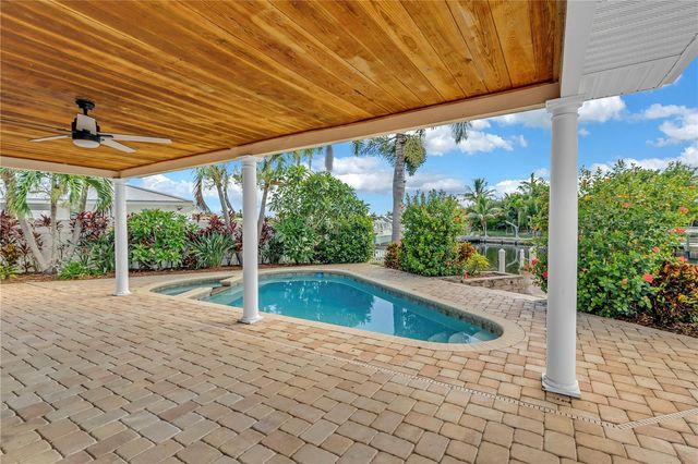 1820 TANGLEWOOD DRIVE NE, St Petersburg, FL 33702