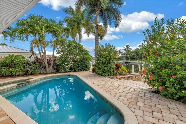 1820 TANGLEWOOD DRIVE NE, St Petersburg, FL 33702