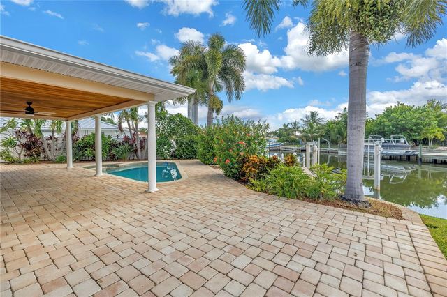 1820 TANGLEWOOD DRIVE NE, St Petersburg, FL 33702