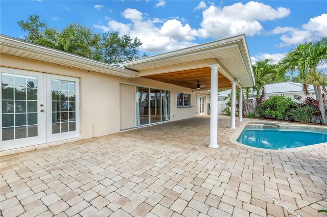 1820 TANGLEWOOD DRIVE NE, St Petersburg, FL 33702
