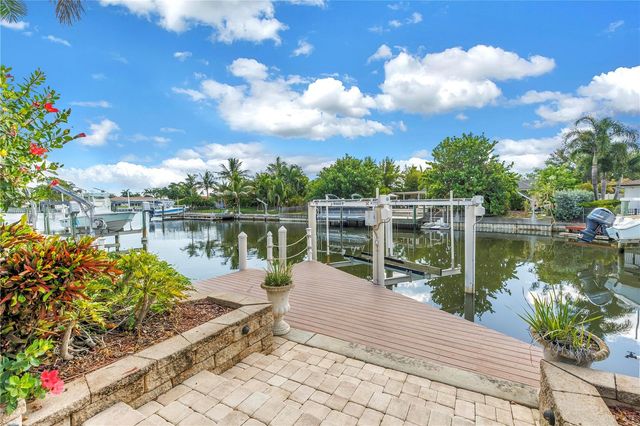 1820 TANGLEWOOD DRIVE NE, St Petersburg, FL 33702