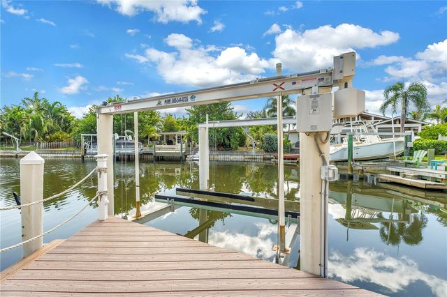 1820 TANGLEWOOD DRIVE NE, St Petersburg, FL 33702