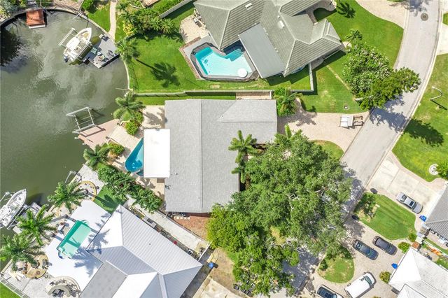 1820 TANGLEWOOD DRIVE NE, St Petersburg, FL 33702
