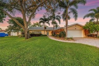 1820 TANGLEWOOD DRIVE NE, St Petersburg, FL 33702
