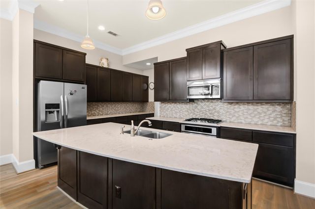 1415 Devonshire Manor Lane, Houston, TX 77055