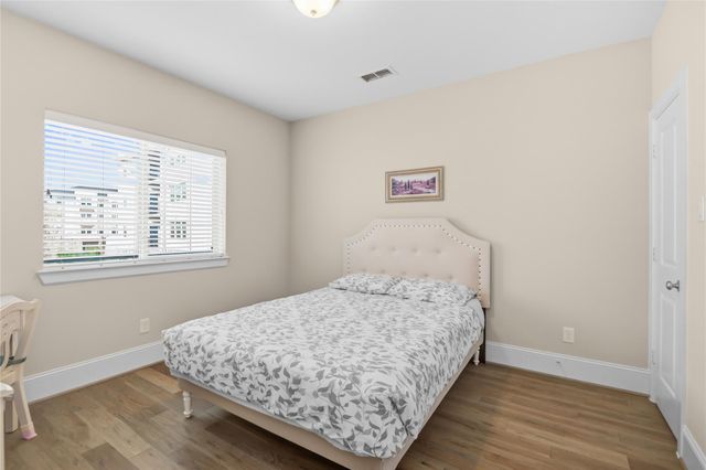 1415 Devonshire Manor Lane, Houston, TX 77055