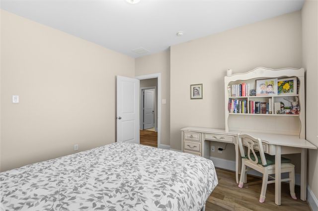 1415 Devonshire Manor Lane, Houston, TX 77055