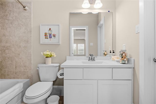 1415 Devonshire Manor Lane, Houston, TX 77055