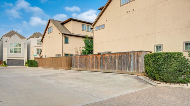 1415 Devonshire Manor Lane, Houston, TX 77055