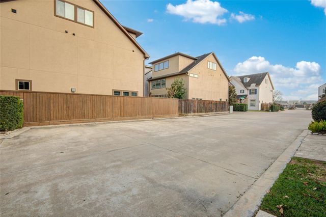 1415 Devonshire Manor Lane, Houston, TX 77055