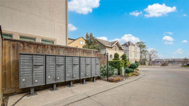 1415 Devonshire Manor Lane, Houston, TX 77055