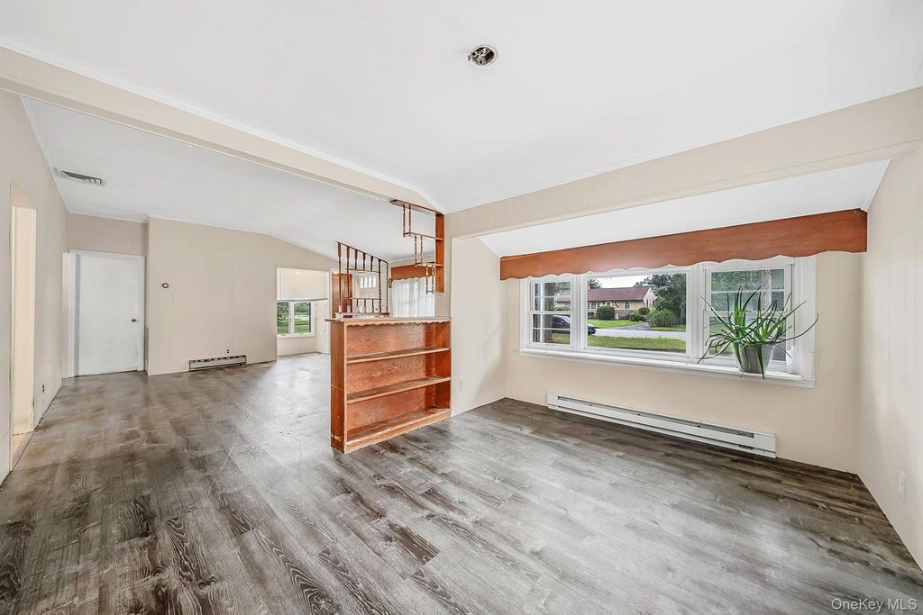 35 Gwendolyn Place, East Islip, NY 11730 — photo 5