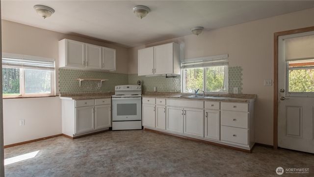 11968 Airport Cutoff Road, Port Townsend, WA 98368