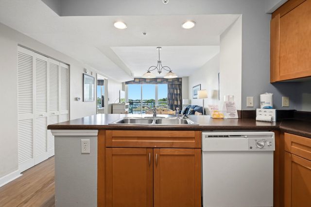 2100 Sea Mountain Hwy Unit 522, North Myrtle Beach, SC 29582