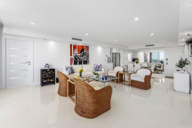 2780 S Ocean Boulevard 805, Palm Beach, FL 33480