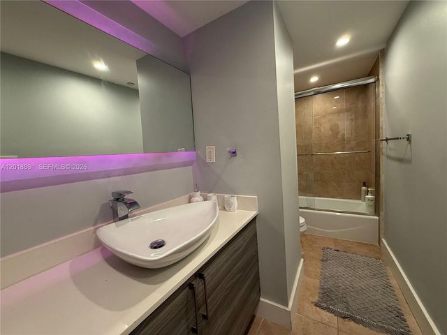 401 69th St 212, Miami Beach, FL 33141