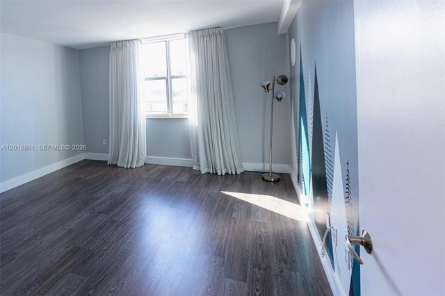 401 69th St 212, Miami Beach, FL 33141