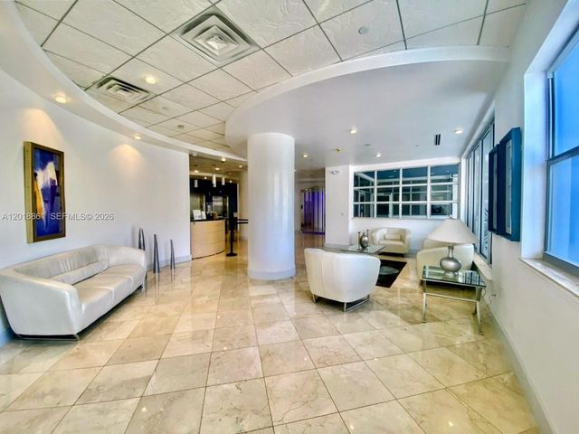 401 69th St 212, Miami Beach, FL 33141