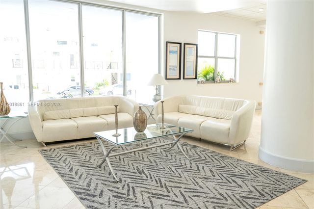 401 69th St 212, Miami Beach, FL 33141