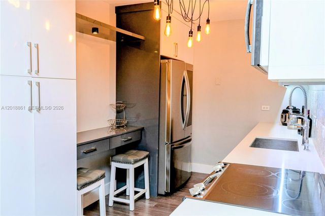 401 69th St 212, Miami Beach, FL 33141