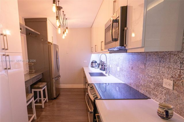 401 69th St 212, Miami Beach, FL 33141