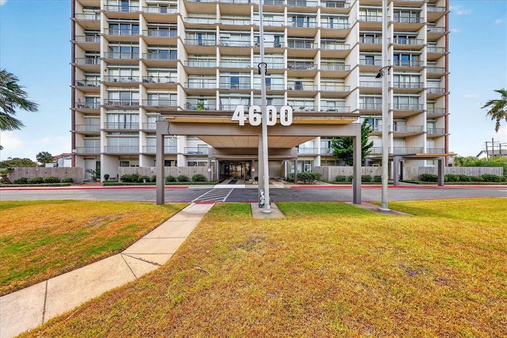4600 Ocean Dr 104, Corpus Christi, TX 78412 — exterior