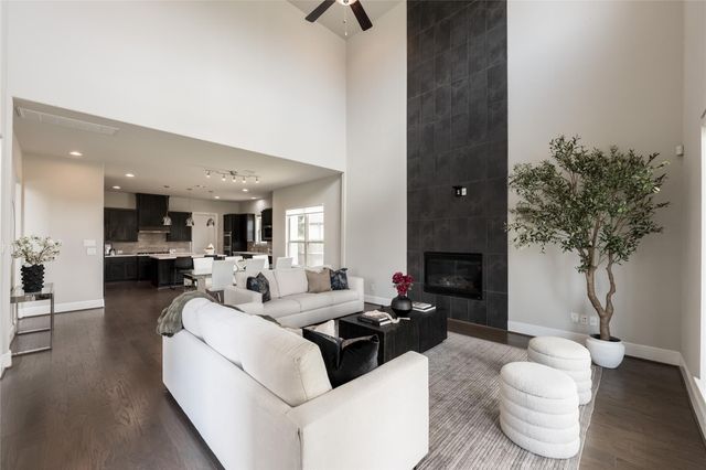 10611 N Sunrise Shores Lane, Cypress, TX 77433